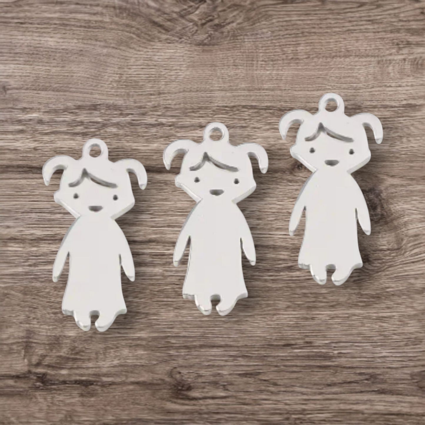 PENDENTIF FILLE À PERSONNALISER